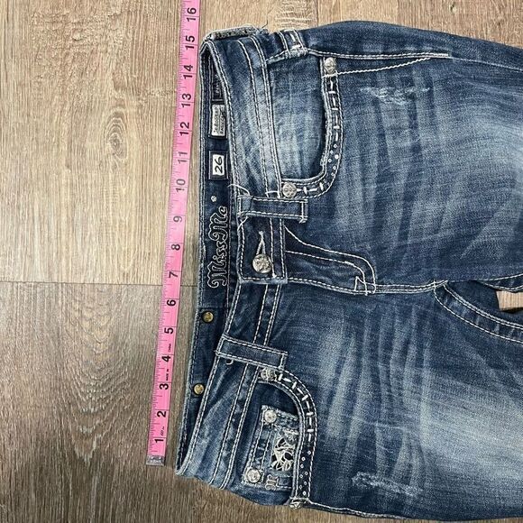 Miss Me Easy Capri Dark Wash Flap Pockets Embellished Size 26 - Picture 4 of 6